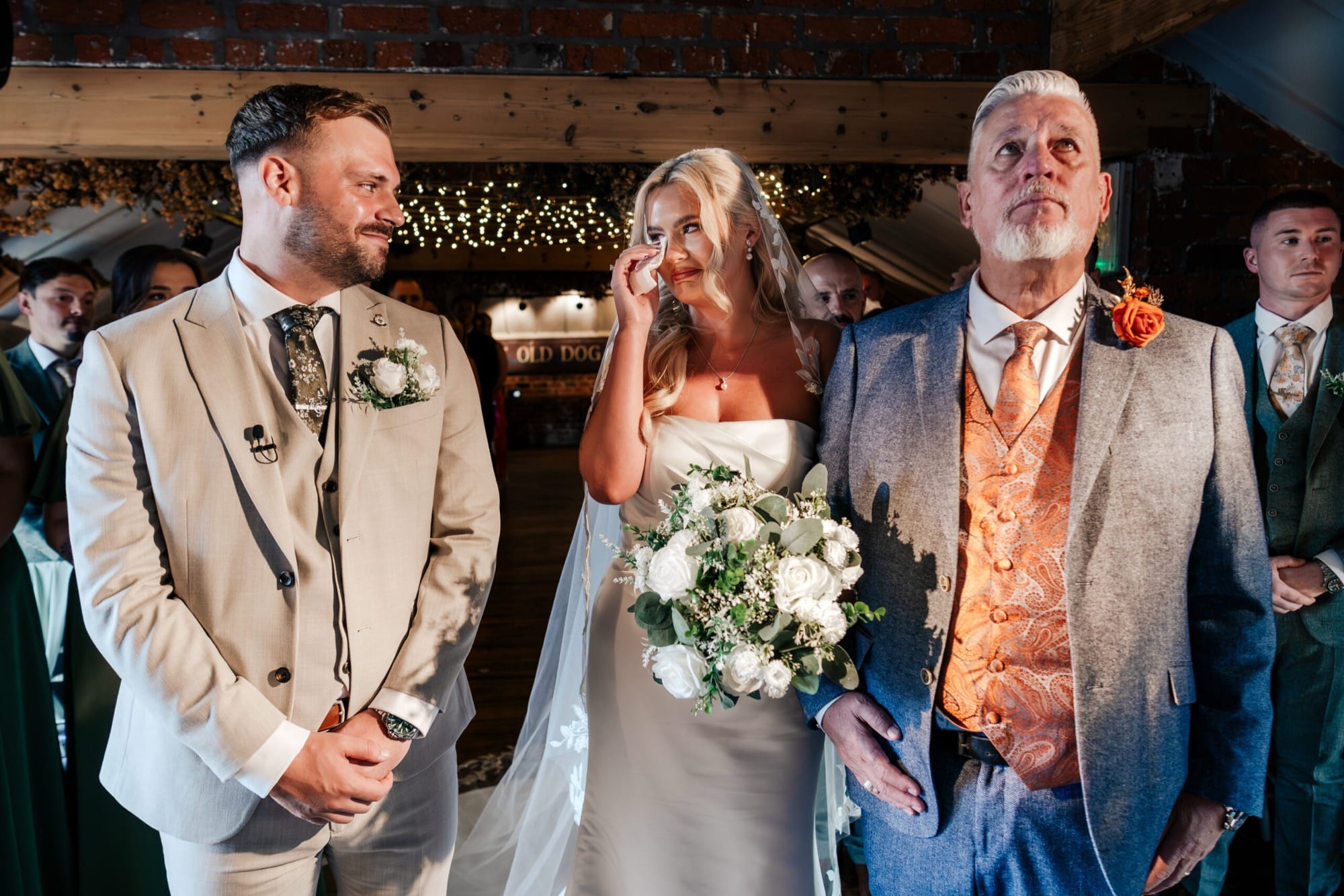 wedding-photographer-cheshire-old-dog-inn-1-2