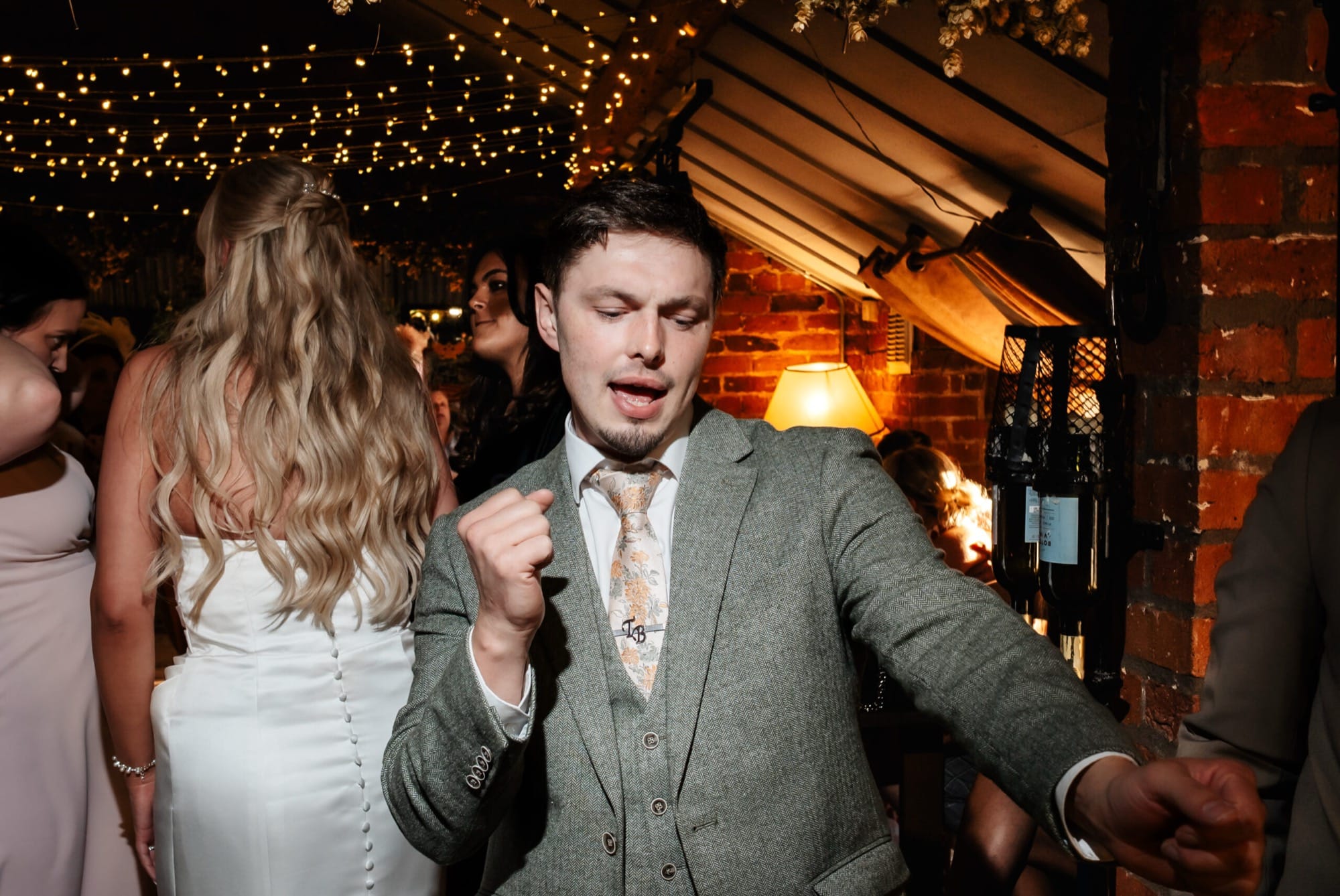 wedding-photographer-cheshire-old-dog-inn-1-2