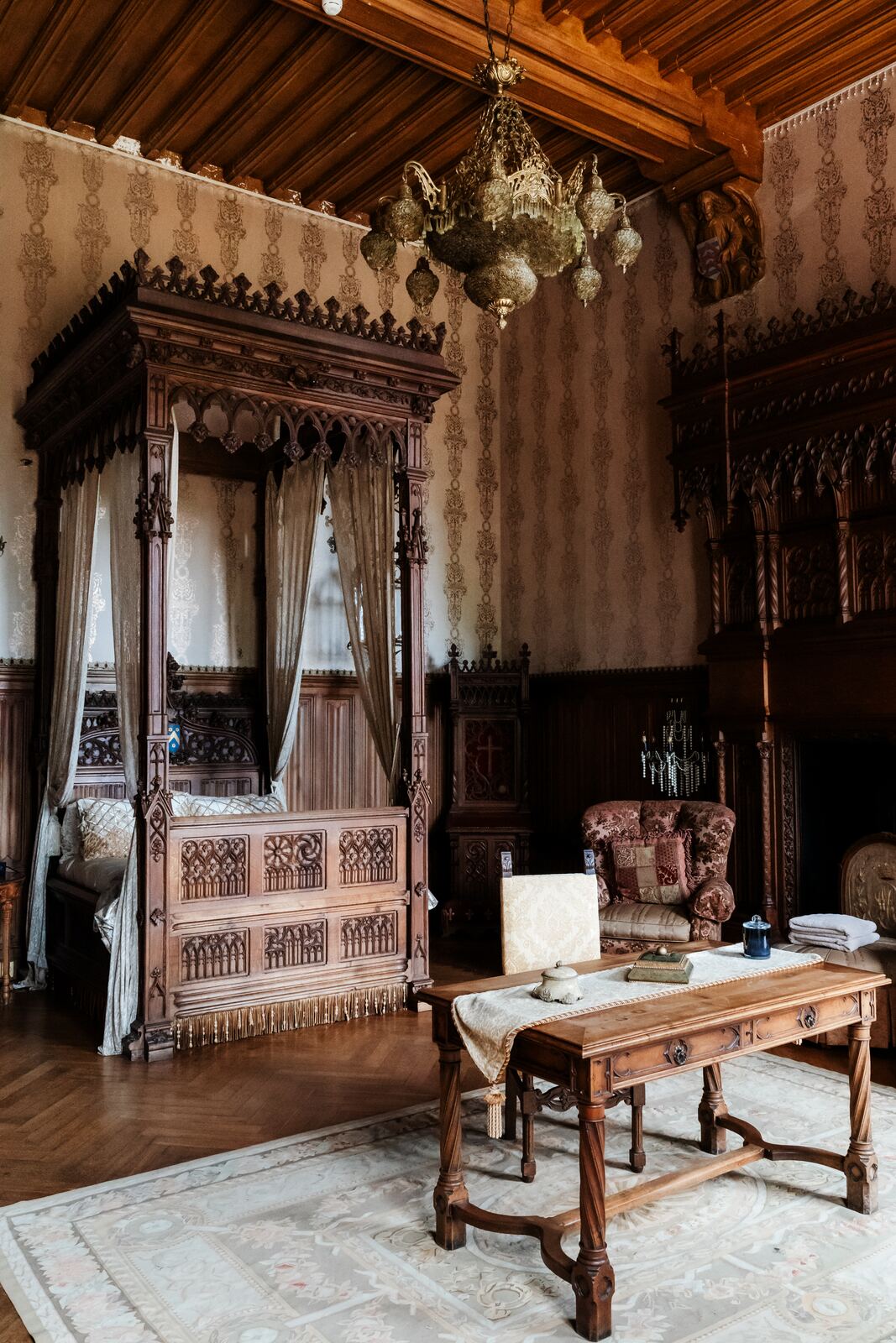 Four poster bed in one of the château's bedrooms